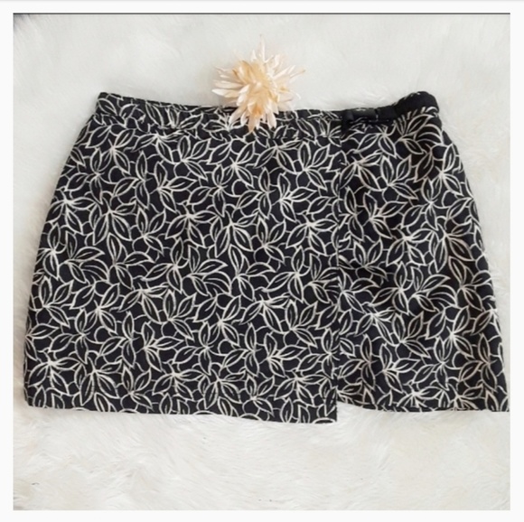 Eddie Bauer Cargo Mini Skirt - Picture 1 of 7